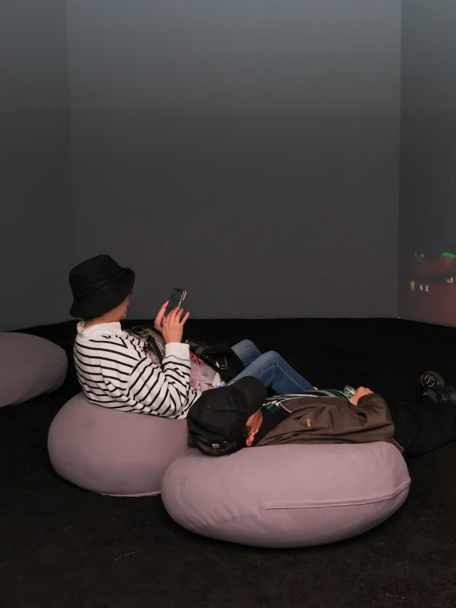 infinite-scroll-item